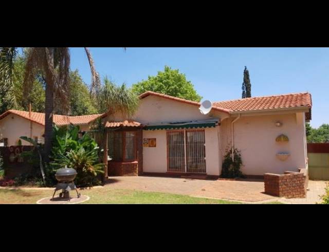 3 BEDROOM HOUSE FOR SALE IN BIRCH ACRES